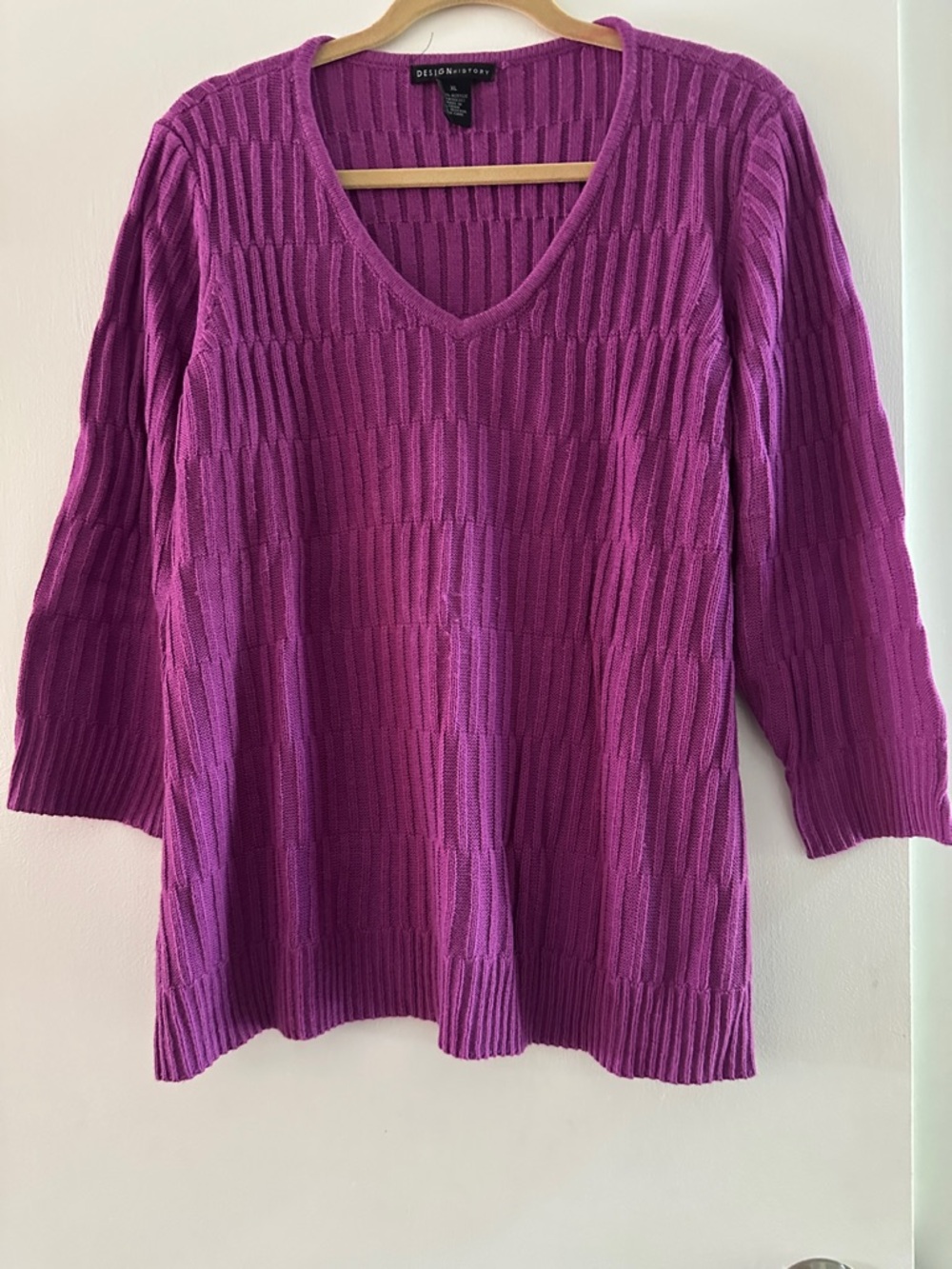 Design History Magenta V-Neck Ribbed Knit Sweater